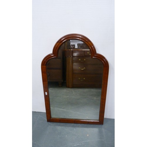 489 - Victorian-style mahogany dressing chest.