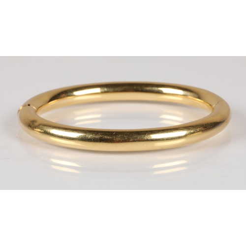 128 - 18K gold bangle, 32g