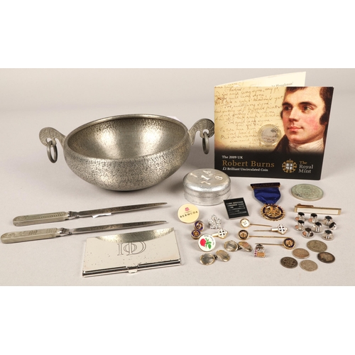 238 - Eik Tinn Norway pewter bowl with assorted coins to include Robert Burns 2009 uncirculated £2, enamel... 