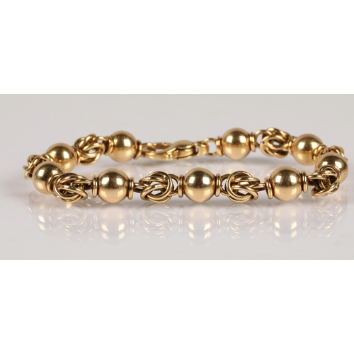 76 - 18ct gold bracelet, 22.5g