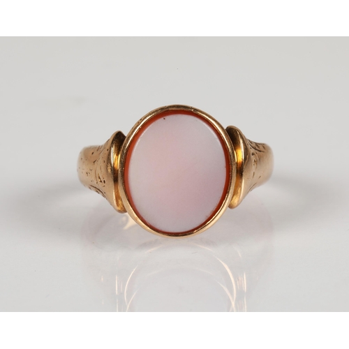 91 - 15ct gold seal ring set with sardonyx, ring size K, 3.8g