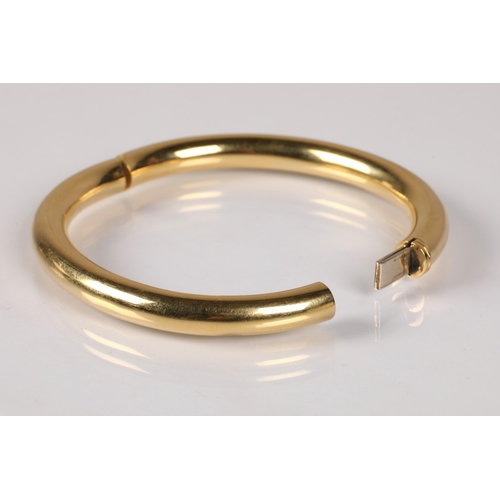 128 - 18K gold bangle, 32g