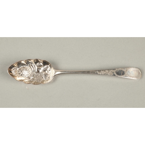 210 - Silver fruit salad spoon, Edinburgh 1831, 57g