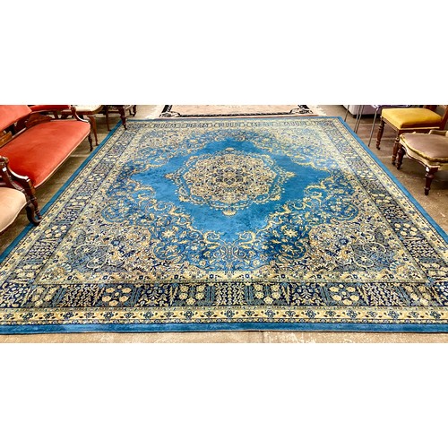 636 - Large Oriental style rug, 3.7m x 3.2m