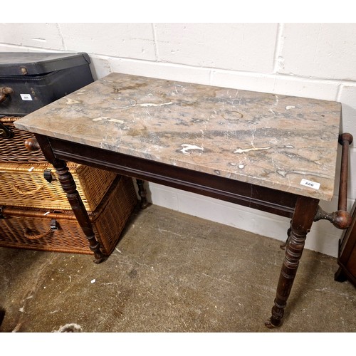 660 - Victorian marble topped wash stand (no back)