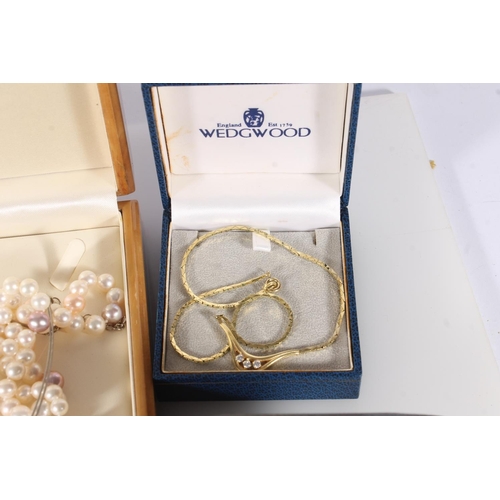 590 - Large group of costume jewellery to include faux pearl necklaces, cufflinks, crystal bead necklace e... 