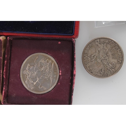 592 - PANAMA silver one balboa 1931, UNITED KINGDOM Edward VII coronation medal 1902 boxed, a sovereign ho... 