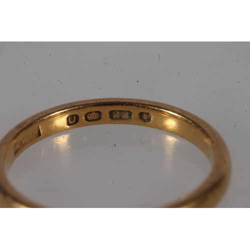 596 - 22ct gold wedding band, size L/M, 2.9g.