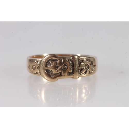 627 - Unmarked yellow metal buckle ring, ring size S, 2.7g.