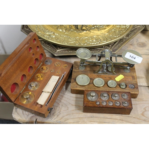 104 - Small brass scales and weights.