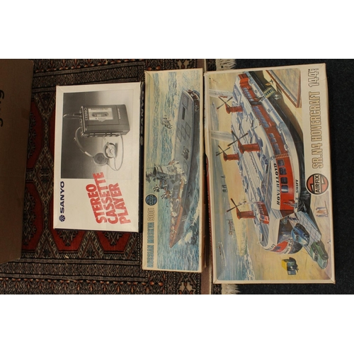 180 - Airfix model kits SK912 SR N4 Hovercraft and 05202-9 Russian Moskva, not checked for completeness, a... 