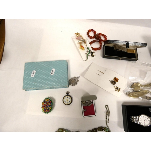 73 - Paste lizard brooch, another, Parker pen set, sundry costume jewellery and other articles in at... 