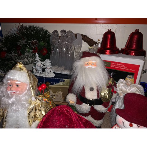 327 - Christmas decorations to include Old Fashioned Santas, wreathes, baubles, light-up tabletop decorati... 