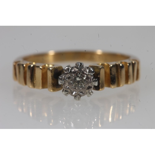 800 - 18ct gold diamond solitaire engagement ring, 5.2g.