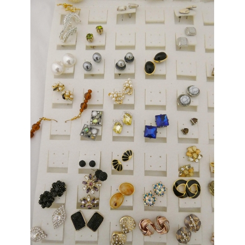 49 - Collection of costume-related ladies' earrings and brooches to include luckenbooth and Indian-style ... 