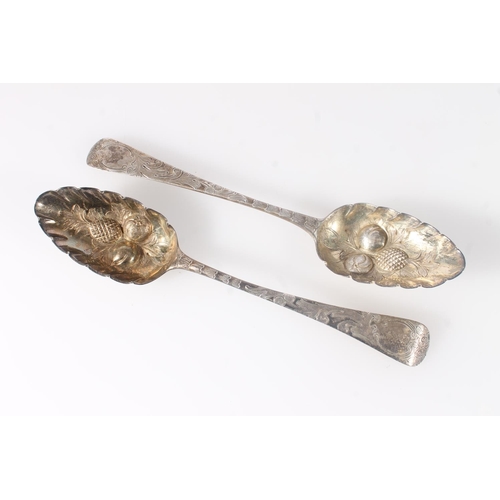 518 - Pair of Georgian silver berry serving spoons by Solomon Hougham, London 1804, 112g.