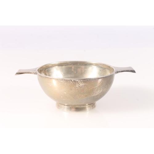 522 - Indian silver quaich by Hamilton & Co Ltd of Calcutta, 70g.