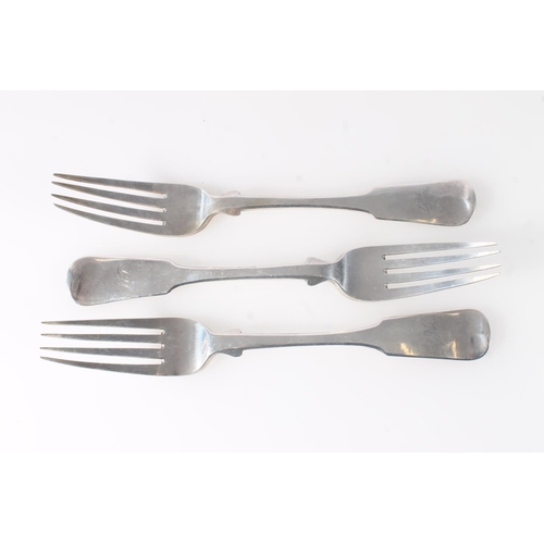 527 - Set of three William IV silver fiddle pattern table forks by David Mcdonald, Glasgow 1832/3, 267g.&n... 