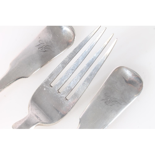 527 - Set of three William IV silver fiddle pattern table forks by David Mcdonald, Glasgow 1832/3, 267g.&n... 