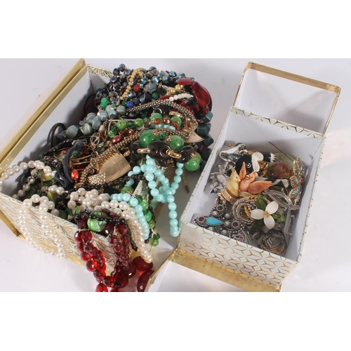 593D - Costume jewellery brooches, beaded necklaces, bangles etc. (qty)