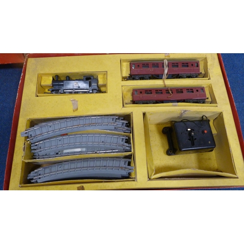 13 - Tri-ang OO gauge R2 Passenger Train (incomplete) containing 47606 loco, coaches and track, also a Tr... 