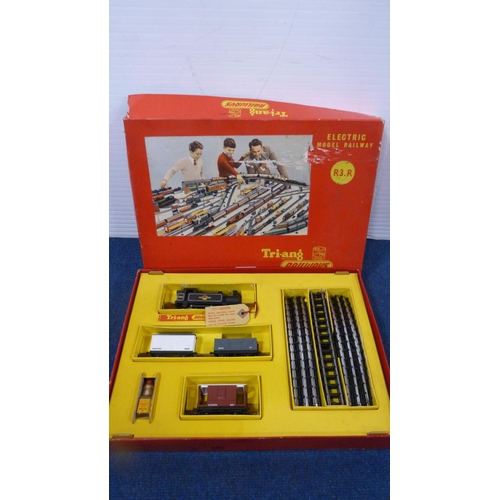 15 - Tri-ang OO gauge electric model railway, R3.R, containing 47606 loco with tender and track, and a Tr... 