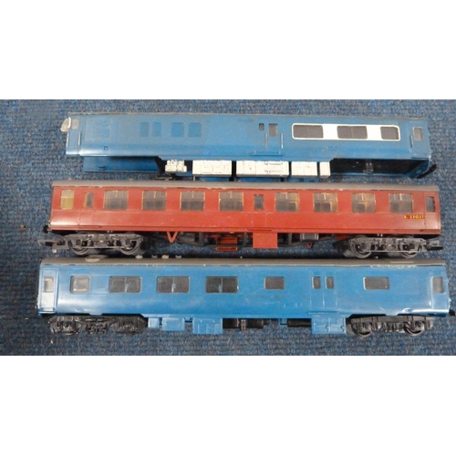 21 - Carton containing Hornby OO gauge model railway accessories to include a boxed R.223 Pullman First C... 