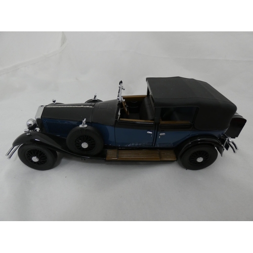 330 - Four Franklin Mint diecast scale models of classic cars to include a 1929 Rolls-Royce Phantom 1, 190... 