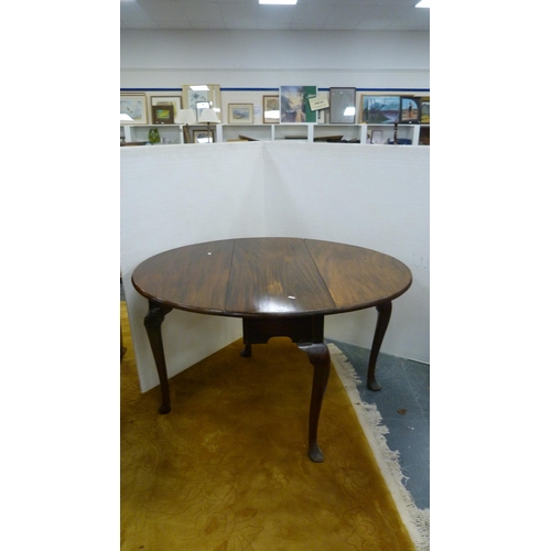 371 - Irish-style mahogany drop-leaf table with feline feet.