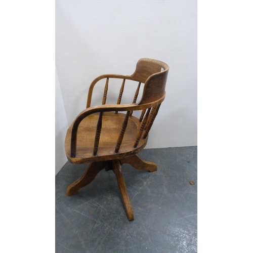 409 - Edwardian oak swivel captain's-style desk chair.