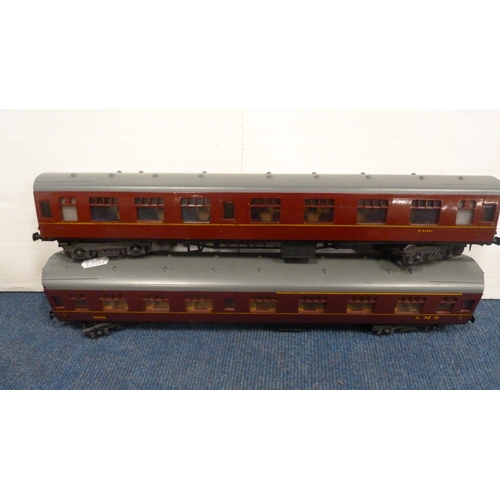 43 - Collection of O scale coaches to include LMS 15865 in red, boxed Lima examples and a carton containi... 