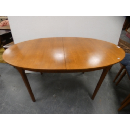 441 - McIntosh of Kirkcaldy teak extending oval dining table and five matching bar-back dining chairs.&nbs... 