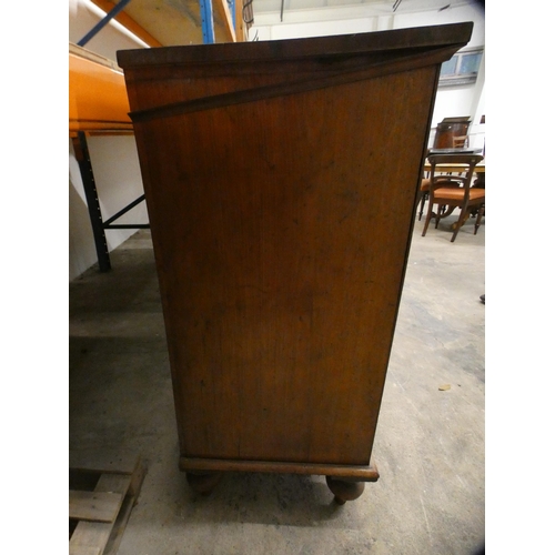 456 - Victorian mahogany chest of three short and three long drawers, on spindle feet.