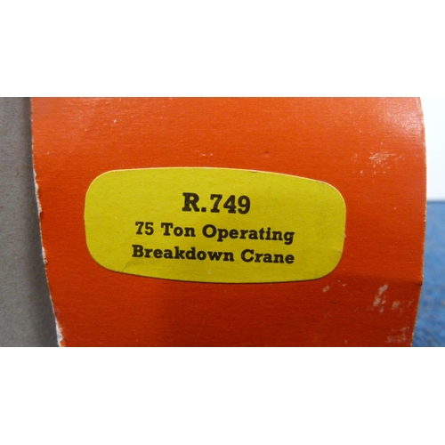 47 - Two cartons containing Hornby and Tri-ang OO gauge accessories to include 6-R462 large radius curve ... 