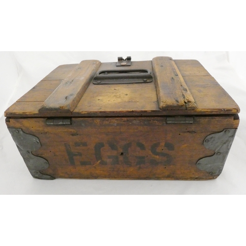 70 - Vintage pine egg box, marked indistinctly to the interior, metal handle and lock, 14.5cm high, 33cm ... 