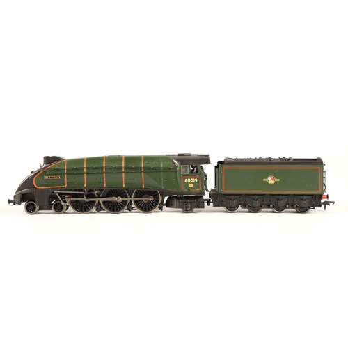 230 - Bachmann Branch-Line 00 gauge model railways 31-963 Class A4 60019 Bittern BR Lined Green Late Crest... 