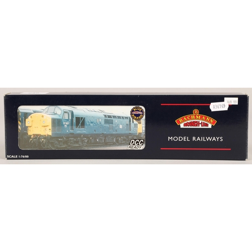 249 - Bachmann Branch-Line 00 gauge model railway 32-778 Class 37/0 Diesel BR Green Centre Head Code D6826... 