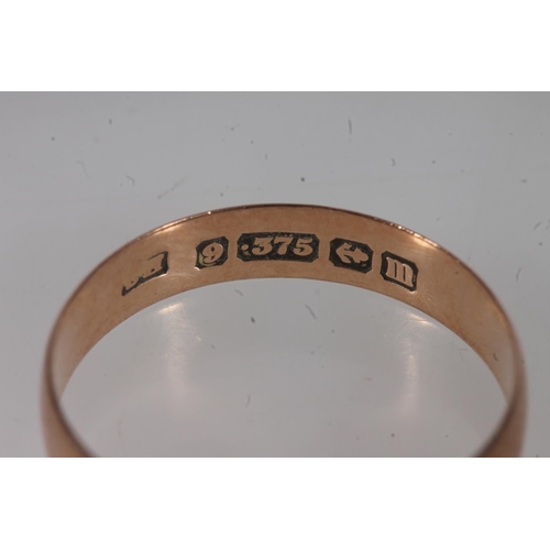 501 - 9ct gold wedding band, 1.5g.