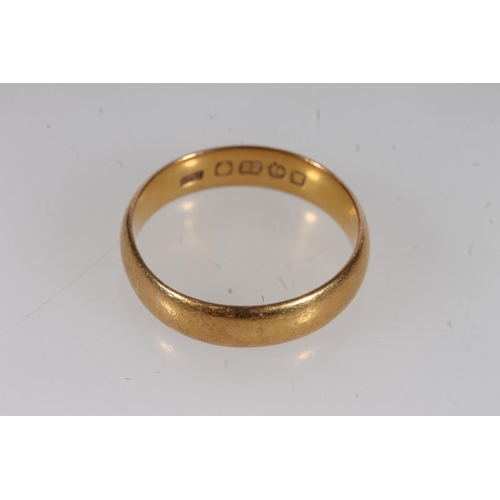 503 - 22ct gold wedding band, 5.1g.