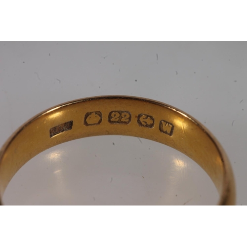 503 - 22ct gold wedding band, 5.1g.