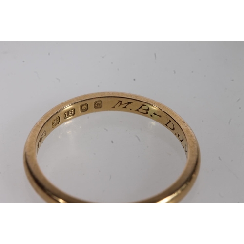 514 - 18ct gold wedding band, 2.5g.