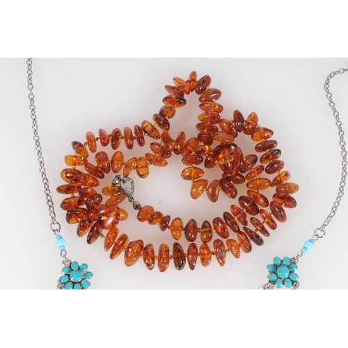 520 - Silver bangle, costume jewellery brooch, faux turquoise necklace and amber necklace (4)