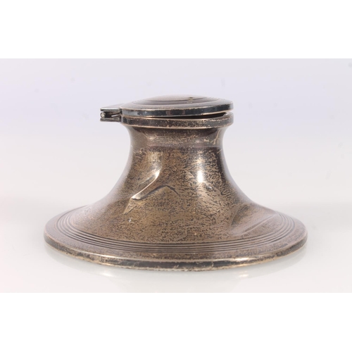 537 - Weighted silver capstan inkwell.