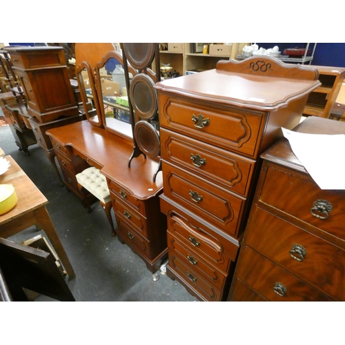 496 - Dressing table, bedside chest and a matching stool. (3)