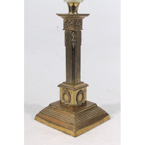 126 - Edwardian brass column oil lamp with clear font and etched shade, H75cm to top of funnel.