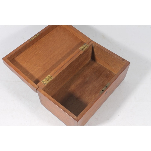 141 - Small wooden table box, W30cm.