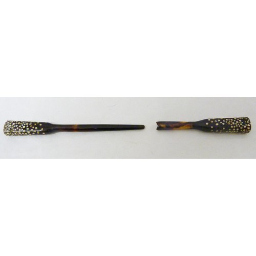 369 - Three Japanese hairpins (kanzashi) in simulated tortoiseshell holders, 14cm, 14.5cm and 16.5cm long.... 