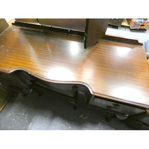 486 - Mahogany dressing table