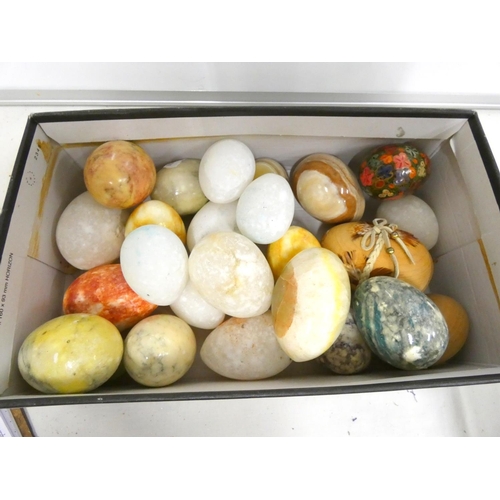 76 - Box of vintage agate and mineral eggs.