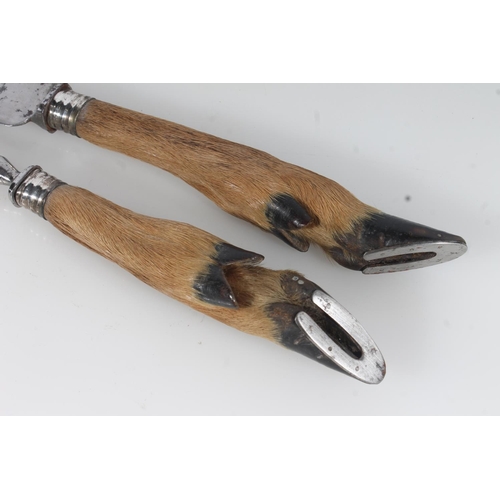 280 - Pair of hoof handled carvers.